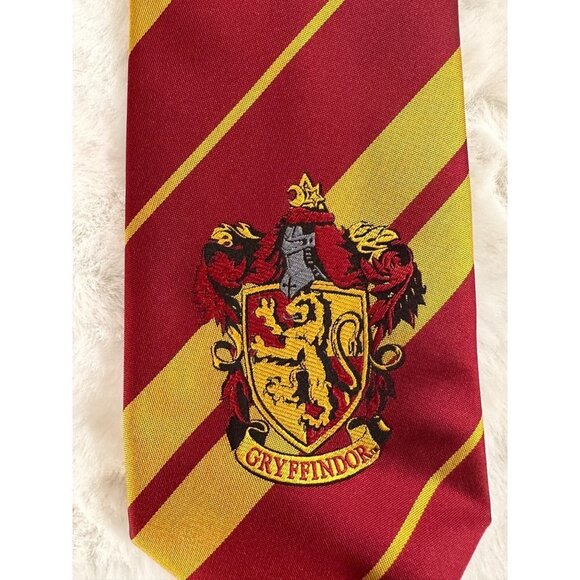 Harry Potter Wizarding World Gryffindor Tie‎ - Picture 1 of 7